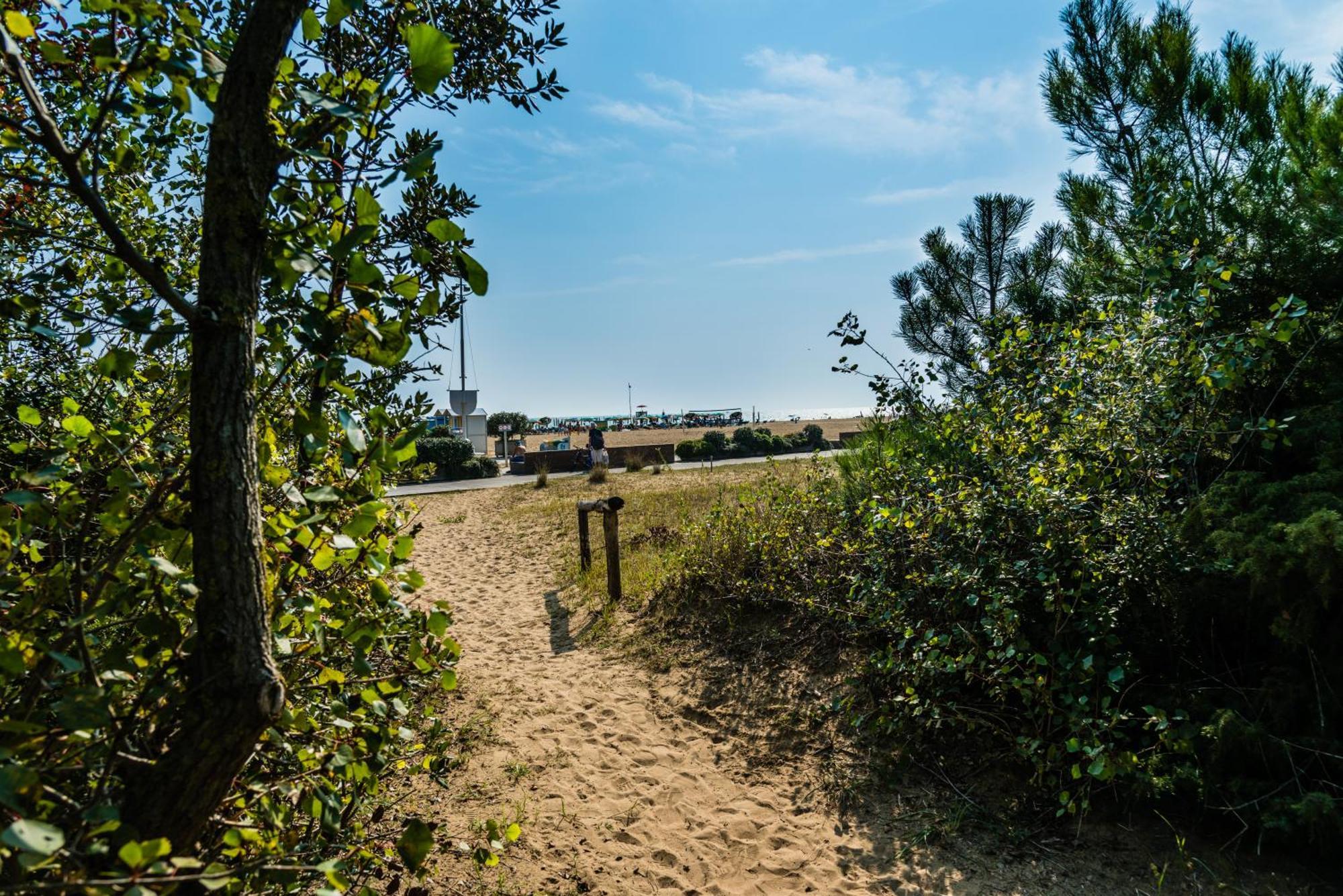 Appartamenti Tuia Bibione Bagian luar foto